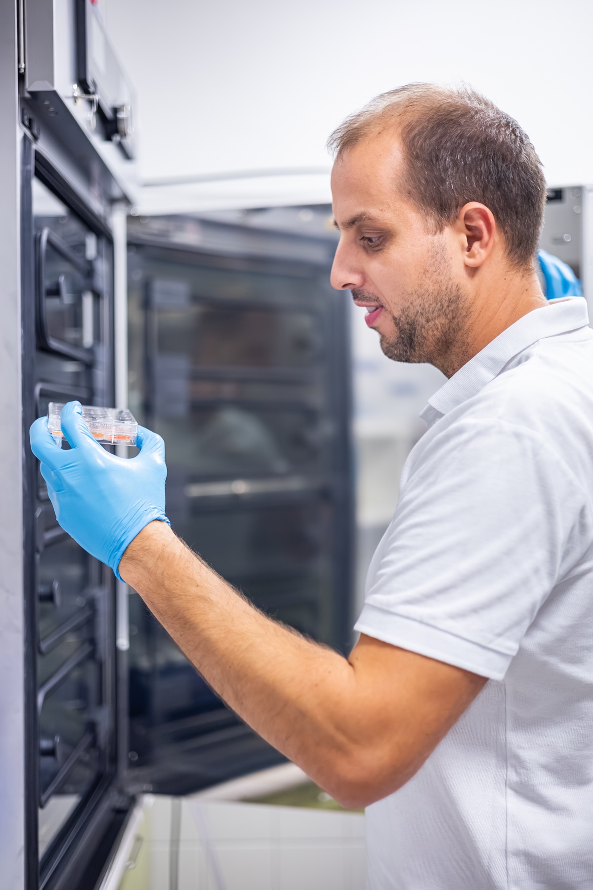 Mewery scientist carrying out laboratory work