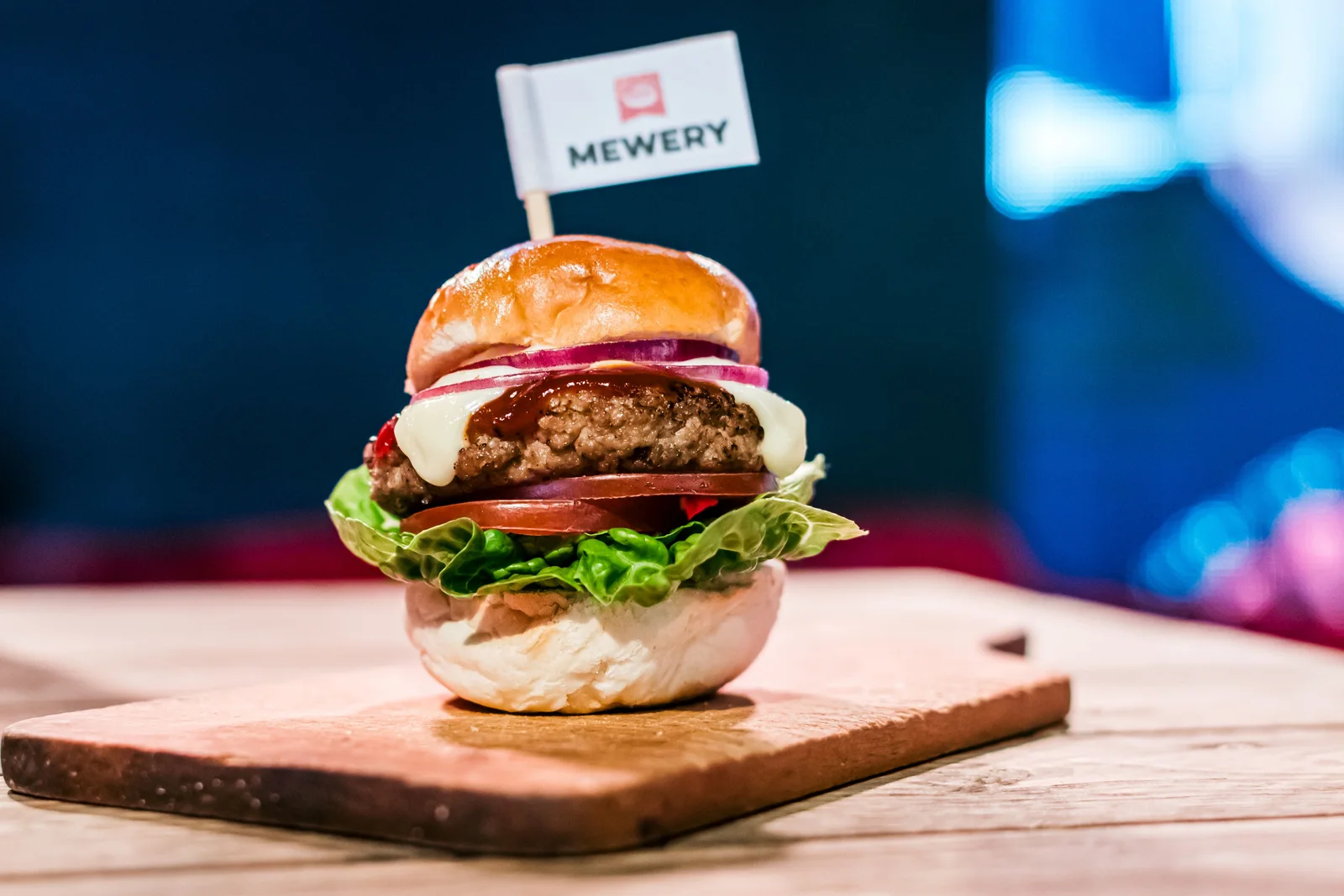 Mewery cultivated pork and microalgae burger prototype